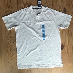 NWT Men’s Large Gap Short Sleeved Henley in Cream